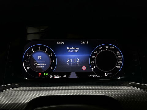 Volkswagen Golf 1.5 eTSI 3x R-Line Pano Carplay Sfeer ACC NAP