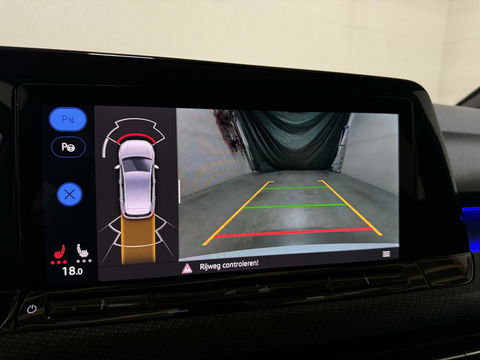Volkswagen Golf 1.5 eTSI 3x R-Line Pano Carplay Sfeer ACC NAP