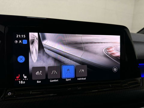 Volkswagen Golf 1.5 eTSI 3x R-Line Pano Carplay Sfeer ACC NAP