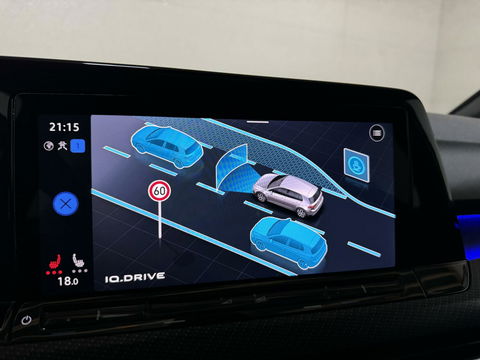 Volkswagen Golf 1.5 eTSI 3x R-Line Pano Carplay Sfeer ACC NAP