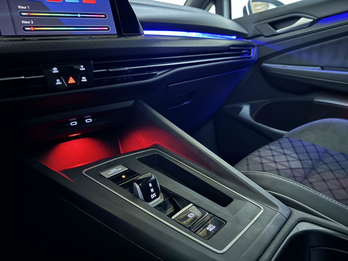 Volkswagen Golf 1.5 eTSI 3x R-Line Pano Carplay Sfeer ACC NAP