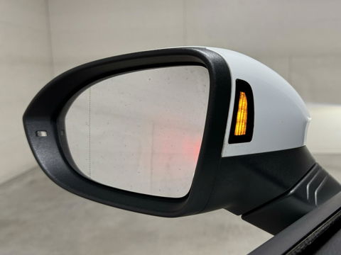 Volkswagen Golf 1.5 eTSI 3x R-Line Pano Carplay Sfeer ACC NAP
