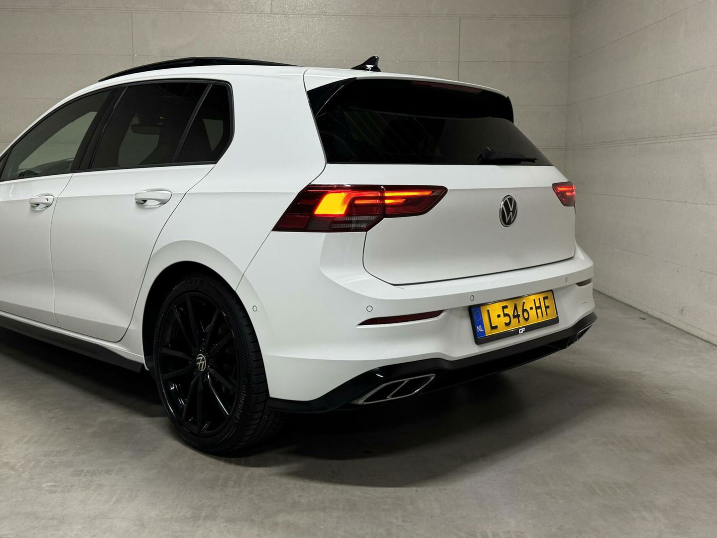 Volkswagen Golf 1.5 eTSI 3x R-Line Pano Carplay Sfeer ACC NAP