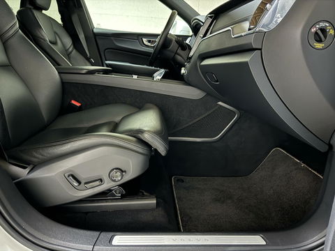 Volvo XC60 2.0 T8 Twin Engine AWD Inscription Pano Leer Trek