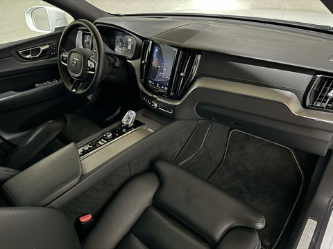 Volvo XC60 2.0 T8 Twin Engine AWD Inscription Pano Leer Trek
