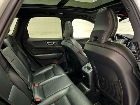 Volvo XC60 2.0 T8 Twin Engine AWD Inscription Pano Leer Trek