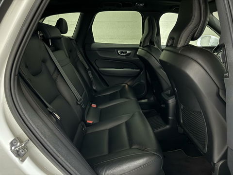 Volvo XC60 2.0 T8 Twin Engine AWD Inscription Pano Leer Trek