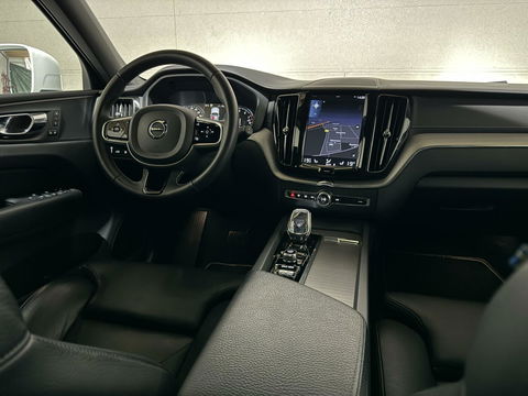 Volvo XC60 2.0 T8 Twin Engine AWD Inscription Pano Leer Trek