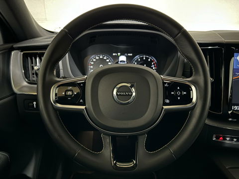 Volvo XC60 2.0 T8 Twin Engine AWD Inscription Pano Leer Trek