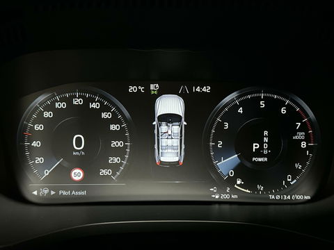 Volvo XC60 2.0 T8 Twin Engine AWD Inscription Pano Leer Trek