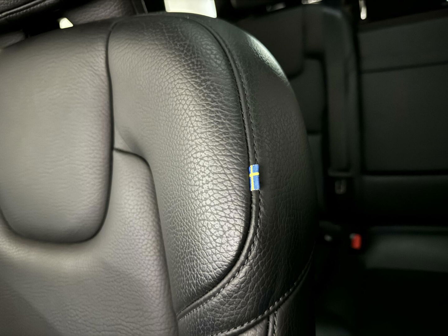 Volvo XC60 2.0 T8 Twin Engine AWD Inscription Pano Leer Trek