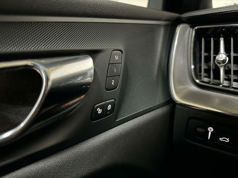 Volvo XC60 2.0 T8 Twin Engine AWD Inscription Pano Leer Trek
