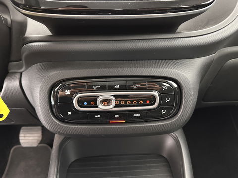 Smart Forfour EQ Essential 18 kWh [ 3-Fase ] (INCL-BTW) Aut. *FULL-LEATHER | AIRCO | CRUISE | DAB+ | COMFORT-SEATS | 15''ALU*