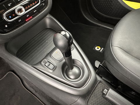 Smart Forfour EQ Essential 18 kWh [ 3-Fase ] (INCL-BTW) Aut. *FULL-LEATHER | AIRCO | CRUISE | DAB+ | COMFORT-SEATS | 15''ALU*