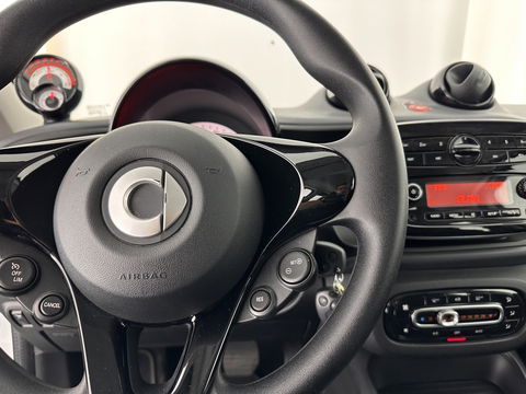 Smart Forfour EQ Essential 18 kWh [ 3-Fase ] (INCL-BTW) Aut. *FULL-LEATHER | AIRCO | CRUISE | DAB+ | COMFORT-SEATS | 15''ALU*