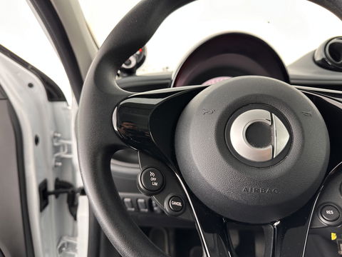 Smart Forfour EQ Essential 18 kWh [ 3-Fase ] (INCL-BTW) Aut. *FULL-LEATHER | AIRCO | CRUISE | DAB+ | COMFORT-SEATS | 15''ALU*