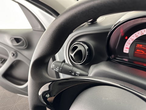 Smart Forfour EQ Essential 18 kWh [ 3-Fase ] (INCL-BTW) Aut. *FULL-LEATHER | AIRCO | CRUISE | DAB+ | COMFORT-SEATS | 15''ALU*