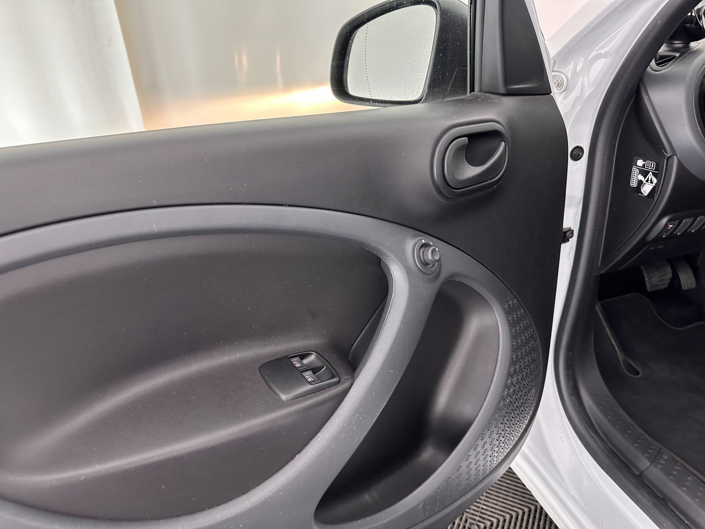 Smart Forfour EQ Essential 18 kWh [ 3-Fase ] (INCL-BTW) Aut. *FULL-LEATHER | AIRCO | CRUISE | DAB+ | COMFORT-SEATS | 15''ALU*