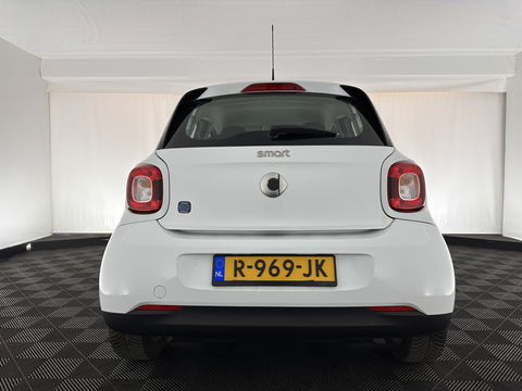 Smart Forfour EQ Essential 18 kWh [ 3-Fase ] (INCL-BTW) Aut. *FULL-LEATHER | AIRCO | CRUISE | DAB+ | COMFORT-SEATS | 15''ALU*