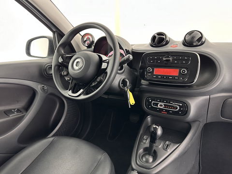 Smart Forfour EQ Essential 18 kWh [ 3-Fase ] (INCL-BTW) Aut. *FULL-LEATHER | AIRCO | CRUISE | DAB+ | COMFORT-SEATS | 15''ALU*