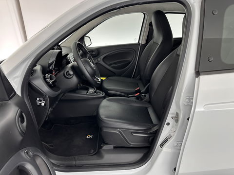 Smart Forfour EQ Essential 18 kWh [ 3-Fase ] (INCL-BTW) Aut. *FULL-LEATHER | AIRCO | CRUISE | DAB+ | COMFORT-SEATS | 15''ALU*