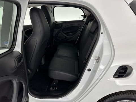 Smart Forfour EQ Essential 18 kWh [ 3-Fase ] (INCL-BTW) Aut. *FULL-LEATHER | AIRCO | CRUISE | DAB+ | COMFORT-SEATS | 15''ALU*