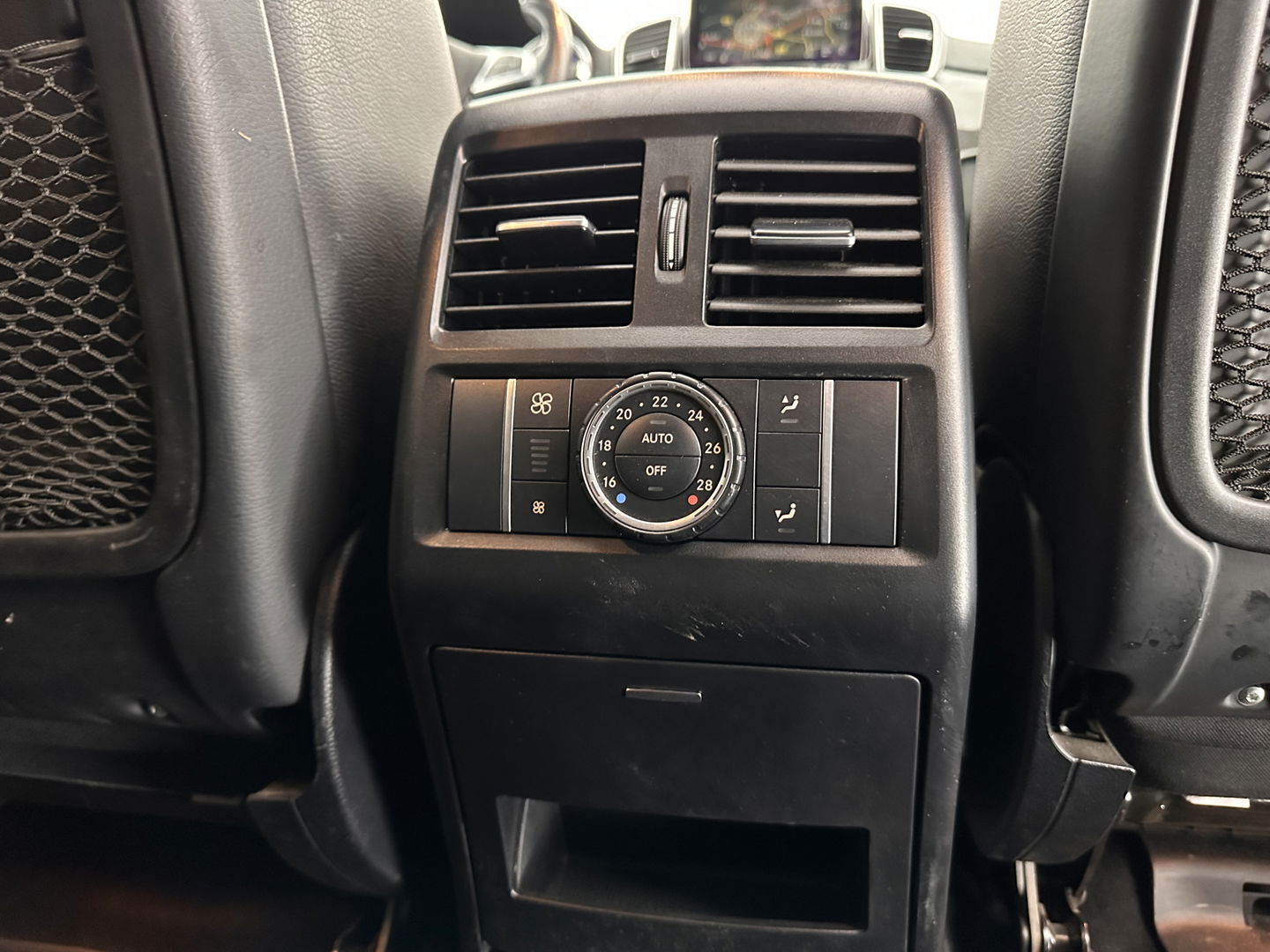 Mercedes-Benz GLE Coupé 450 AMG 4-MATIC Aut. *PANO | DISTRONIC | LUXURY-LEATHER | FULL-LED | HARMAN/KARDON-AUDIO | MEMORY-PACK | TOPVIEW | BLINDSPOT | SPORT-SEATS | KEYLESS | AIR-SUSPENSION | DAB+ | NAVI-FULLMAP | TOWBAR | 22''ALU