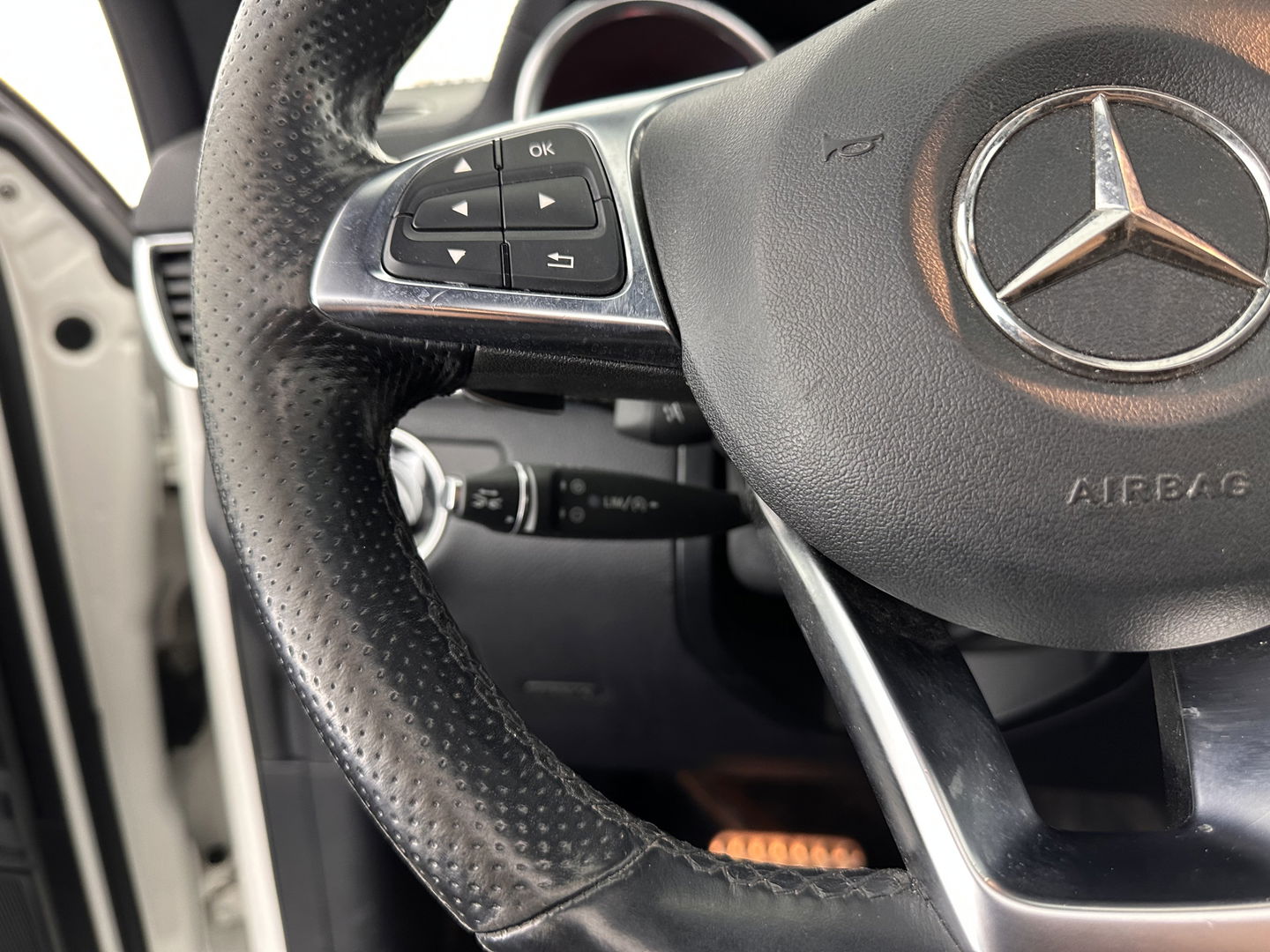 Mercedes-Benz GLE Coupé 450 AMG 4-MATIC Aut. *PANO | DISTRONIC | LUXURY-LEATHER | FULL-LED | HARMAN/KARDON-AUDIO | MEMORY-PACK | TOPVIEW | BLINDSPOT | SPORT-SEATS | KEYLESS | AIR-SUSPENSION | DAB+ | NAVI-FULLMAP | TOWBAR | 22''ALU