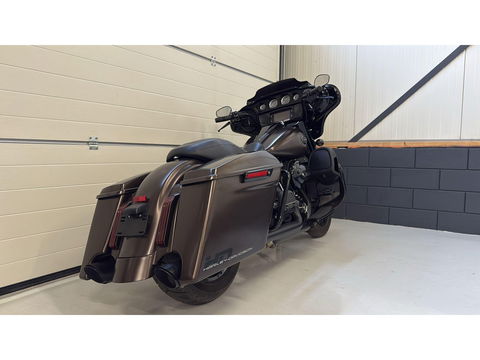Harley Davidson 103 FLHX Streetglide Street Glide CVO mat bruin blackout