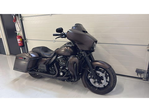 Harley Davidson 103 FLHX Streetglide Street Glide CVO mat bruin blackout