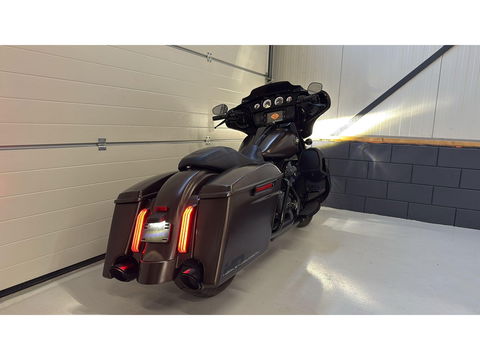 Harley Davidson 103 FLHX Streetglide Street Glide CVO mat bruin blackout