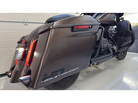 Harley Davidson 103 FLHX Streetglide Street Glide CVO mat bruin blackout