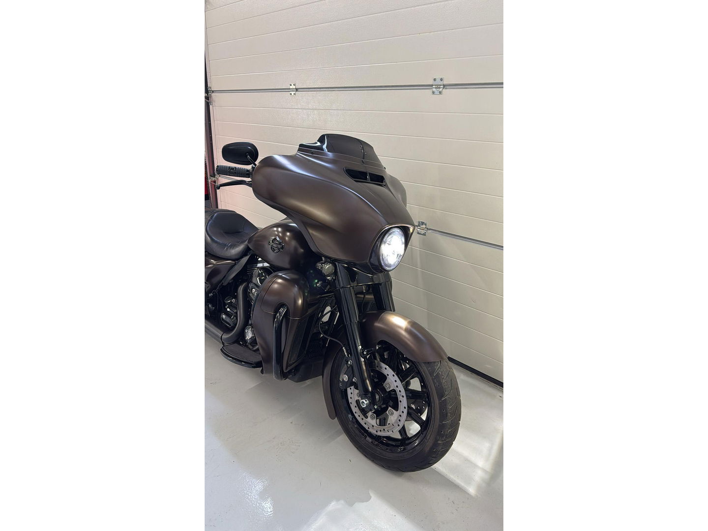 Harley Davidson 103 FLHX Streetglide Street Glide CVO mat bruin blackout