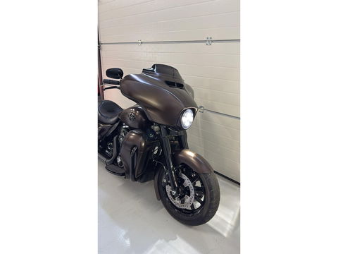 Harley Davidson 103 FLHX Streetglide Street Glide CVO mat bruin blackout