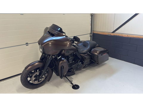 Harley Davidson 103 FLHX Streetglide Street Glide CVO mat bruin blackout