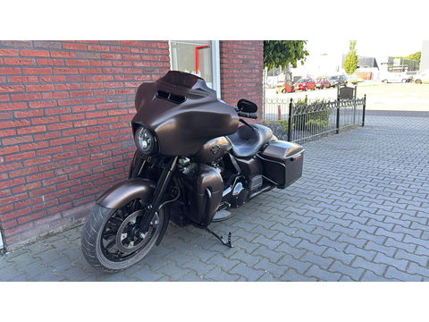 Harley Davidson 103 FLHX Streetglide Street Glide CVO mat bruin blackout