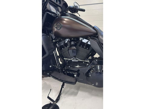 Harley Davidson 103 FLHX Streetglide Street Glide CVO mat bruin blackout