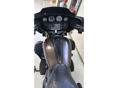Harley Davidson 103 FLHX Streetglide Street Glide CVO mat bruin blackout