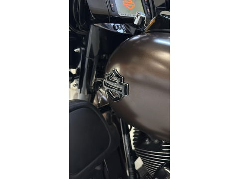 Harley Davidson 103 FLHX Streetglide Street Glide CVO mat bruin blackout