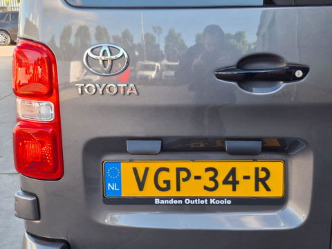 Toyota ProAce Worker 2.0 D-4D Black Line Long DC DUBBEL CABINE / LEER / STOELVERWARMING / CAMERA / DUBBELE SCHUIFDEUR