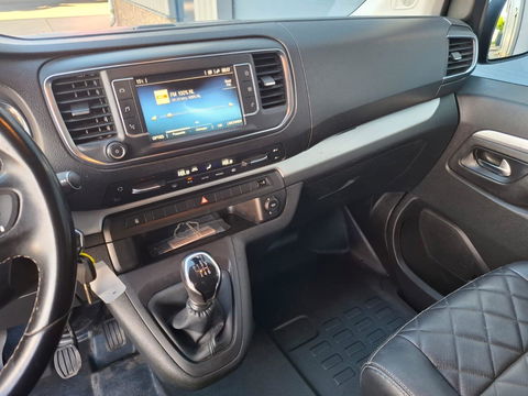 Toyota ProAce Worker 2.0 D-4D Black Line Long DC DUBBEL CABINE / LEER / STOELVERWARMING / CAMERA / DUBBELE SCHUIFDEUR