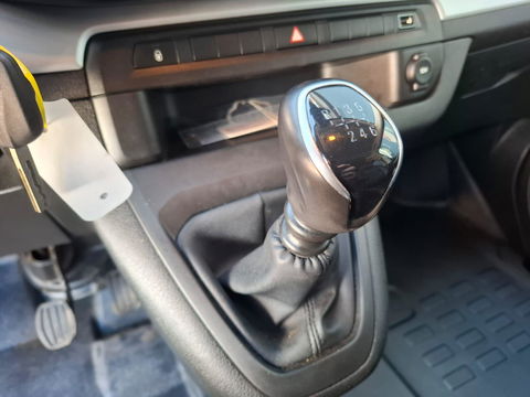 Toyota ProAce Worker 2.0 D-4D Black Line Long DC DUBBEL CABINE / LEER / STOELVERWARMING / CAMERA / DUBBELE SCHUIFDEUR
