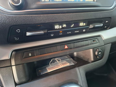 Toyota ProAce Worker 2.0 D-4D Black Line Long DC DUBBEL CABINE / LEER / STOELVERWARMING / CAMERA / DUBBELE SCHUIFDEUR