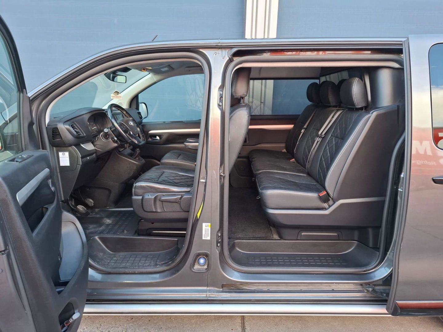 Toyota ProAce Worker 2.0 D-4D Black Line Long DC DUBBEL CABINE / LEER / STOELVERWARMING / CAMERA / DUBBELE SCHUIFDEUR