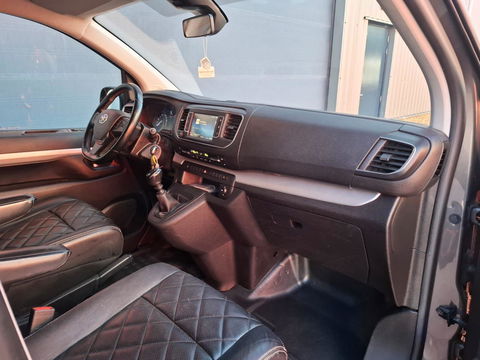 Toyota ProAce Worker 2.0 D-4D Black Line Long DC DUBBEL CABINE / LEER / STOELVERWARMING / CAMERA / DUBBELE SCHUIFDEUR