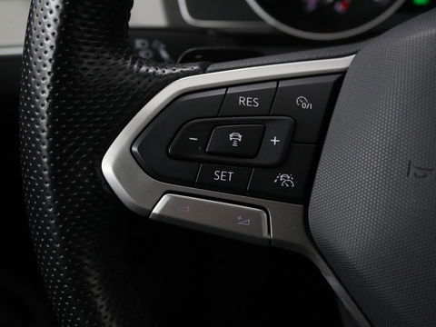 Volkswagen Passat 1.4 TSI GTE | Stoel & stuurverwarming | Camera | Carplay | Trekhaak | Adaptive cruise | Standkachel | Navigatie | Full LED