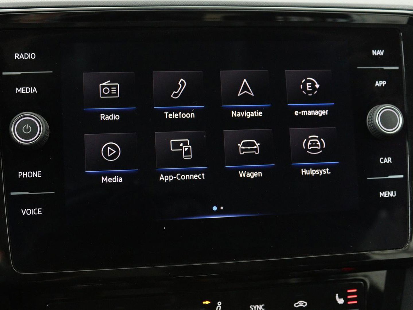 Volkswagen Passat 1.4 TSI GTE | Stoel & stuurverwarming | Camera | Carplay | Trekhaak | Adaptive cruise | Standkachel | Navigatie | Full LED