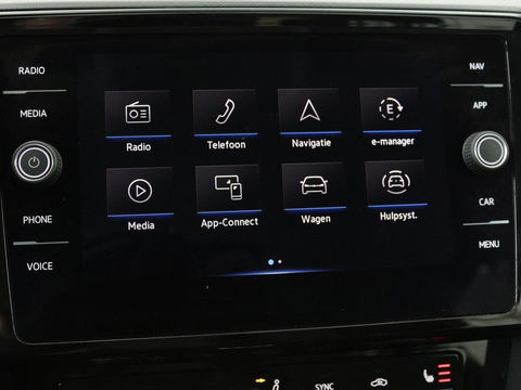 Volkswagen Passat 1.4 TSI GTE | Stoel & stuurverwarming | Camera | Carplay | Trekhaak | Adaptive cruise | Standkachel | Navigatie | Full LED