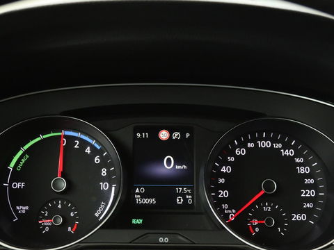 Volkswagen Passat 1.4 TSI GTE | Stoel & stuurverwarming | Camera | Carplay | Trekhaak | Adaptive cruise | Standkachel | Navigatie | Full LED