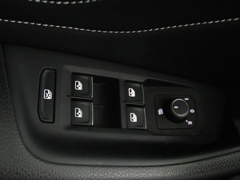 Volkswagen Passat 1.4 TSI GTE | Stoel & stuurverwarming | Camera | Carplay | Trekhaak | Adaptive cruise | Standkachel | Navigatie | Full LED